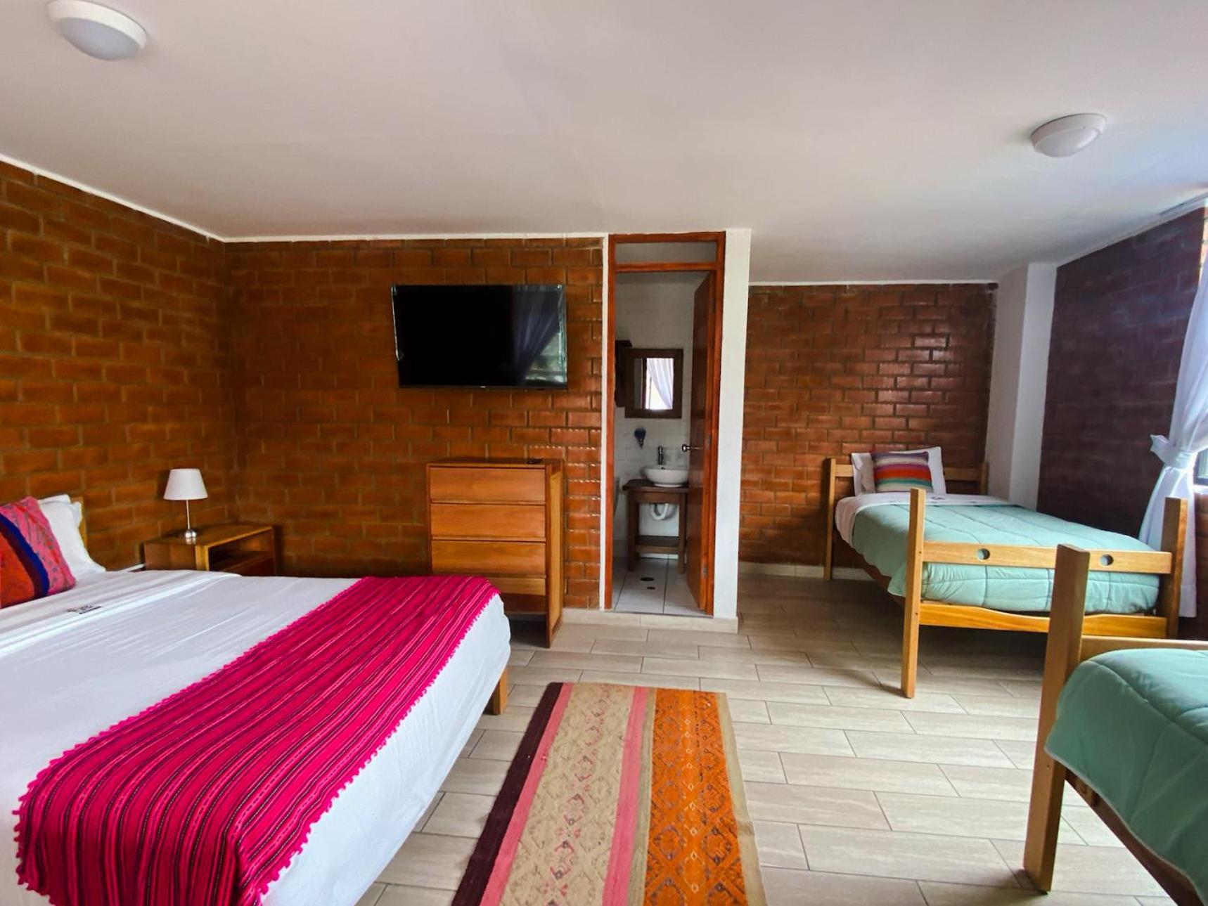 Tupac Huaraz Hostel Ngoại thất bức ảnh